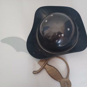 Kids plastic pirate sword, and adjustable plastic pirate hat
